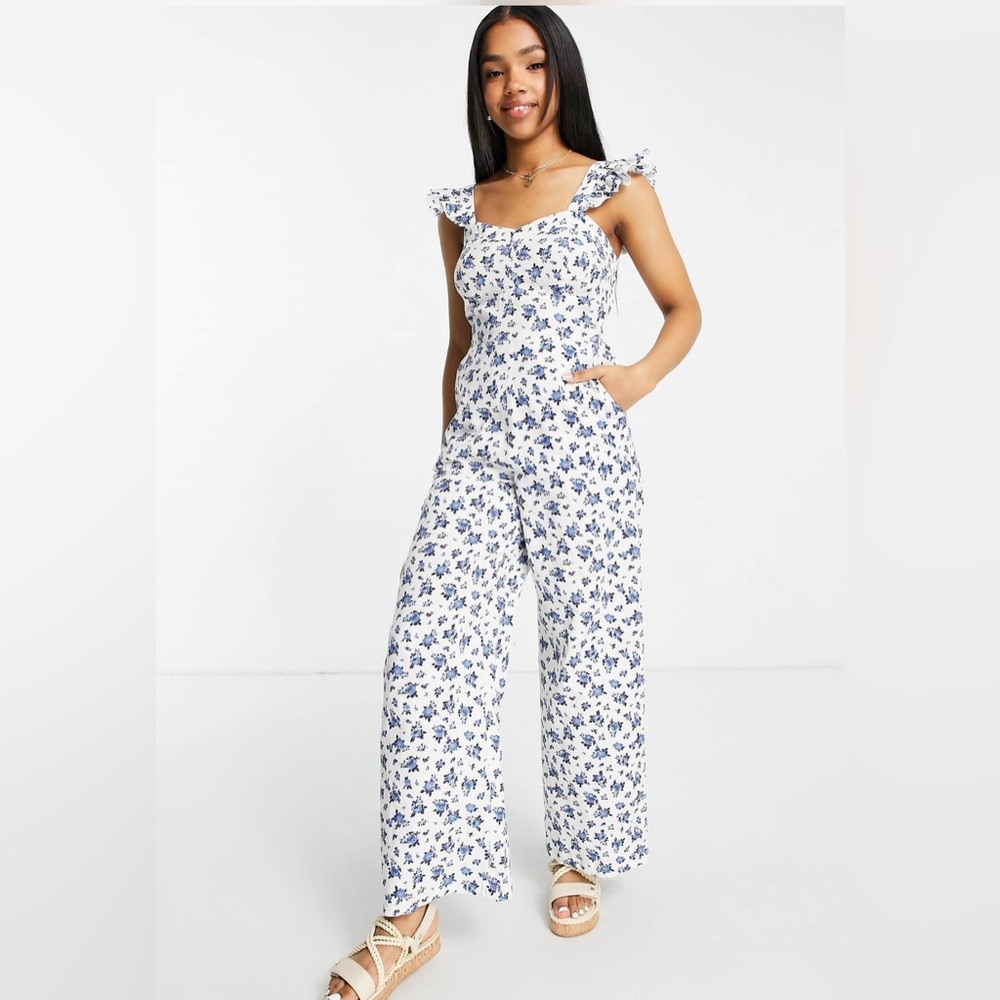 ASOS Miss Selfridge Floral Summer Spring Vacation Jumpsuit w/ pockets Size 6 💙🤍